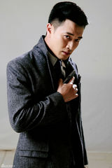 组图：蒋毅硬朗大片尽显绅士品格