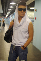 组图：演员彭博私服照公开生活一面