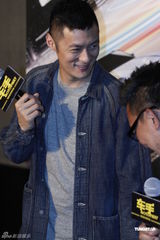 组图：余文乐黄秋生助阵《车手》海报揭幕仪式