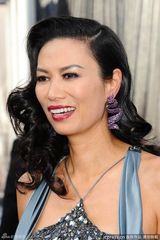 高清组图：奥斯卡红毯邓文迪黑色拼接礼服亮相