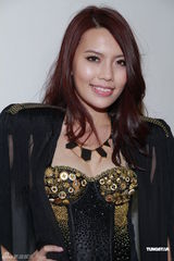 组图：王璐瑶称情欲短信真实 并非借余文乐上位