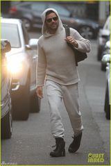 组图：同志男星瑞奇马丁澳洲开唱 连帽衫时尚