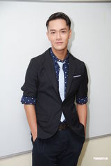 组图：《劲歌金曲》录影 容祖儿郑伊健亮相