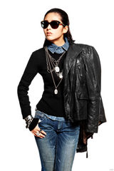 组图：颖儿玩颠覆变身复古摩登女郎