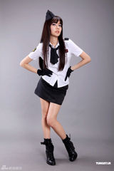 高清图：i me组合玩制服诱惑 短裙热辣秒杀宅男