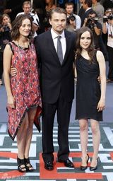 幻灯图集：《盗梦空间》英国首映 莱昂纳多左拥右抱