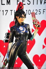 组图：卡通人物“大闹”东京电影节绿毯