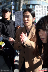 组图：萧敬腾开心出庭欲讨公道 盼揪出幕后主使