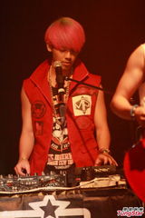 组图：MP魔幻力量香港开唱 赞当地女生有魅力