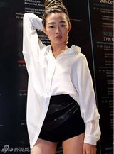 组图：崔天琪凸点露臀 回应接捧吴莫愁代言事件