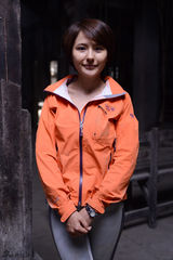 组图：黄立行改戏路拍悬疑片 自称玫瑰味男人