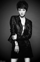 组图：素颜女神王丽坤黑白写真 诠释魅惑酷感