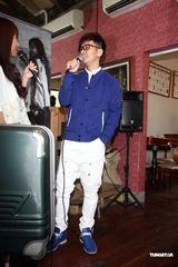 组图：宇珩相隔四年发专辑 马来帮光良戴佩妮祝贺