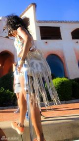 组图：蕾哈娜曝光海边度假照 比基尼秀性感身材