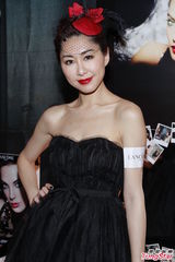 组图：胡定欣红唇出席活动 曝胡杏儿不乏追求者