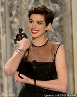 组图：19届演员工会奖揭晓 刘易斯劳伦斯大赢