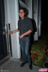 组图：乐易玲开生日派对 TVB花旦小生齐到贺