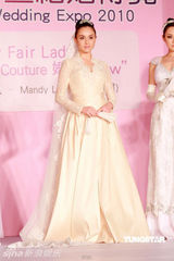 幻灯图：陈柏霖前女友Mandy生日走秀 收到短信祝福