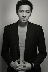 组图：型男歌手张枫冬日魅力写真 彰显男人霸气