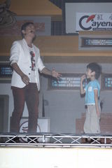 组图：庾澄庆为游戏代言 展示龟派气功化身赛亚人