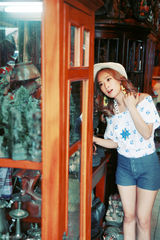 高清图：韩星SARA热裤上阵 巴厘岛展现性感身材