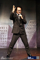 组图：神话Junjin父亲演出音乐剧成员到场支持