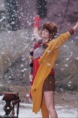 组图：谭维维《我是怎么了》花絮 造型时尚场景梦幻