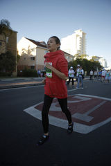 组图：董洁赴澳参与马拉松 开启生态健康之旅