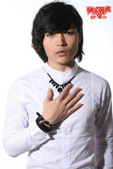 组图：快男杭州十四强诞生 流浪歌手感动全场