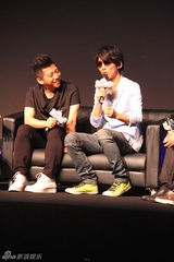 组图：羽泉转型做老板 看中团队创业激情