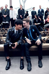 组图：陈坤再度出席时装周 赞设计师天马行空