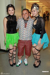 组图：曾志伟络腮胡造型亮相 钱嘉乐汤盈盈秀恩爱