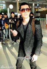 组图：《IRIS2》赴匈牙利取景 李多海等亮相机场