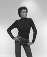 组图：惠特尼珍贵年轻照曝光 笑容灿烂展青春活力