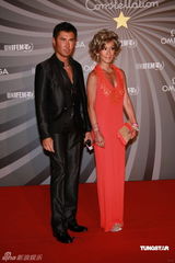 高清图集：妮可-基德曼现身香港 黑裙高贵大秀美胸