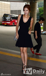 组图：韩惠珍嫁小8岁球员寄诚庸 朴泰桓等道贺