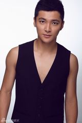 组图：新晋小生李佑安全新写真曝光 显偶像魅力