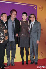 陈可辛吴君如祝寿曾志伟 陈慧琳亮片裙耀眼(图)