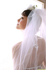 高清组图：原干惠性感内衣写真 披白纱笑容甜美