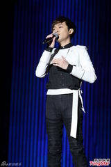 组图：王心凌不谈新恋情 罗志祥庾澄庆比拼热舞