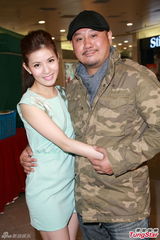 组图：黄翠如自嘲不美 麦长青献吻张美妮