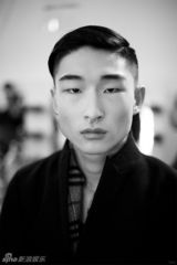 组图：韩裔小眼丑帅男模 另类东方面孔西方走红