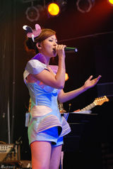 高清组图：卓文萱北京火爆开唱 经典金曲压阵