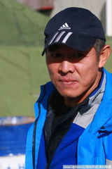 幻灯图集：李连杰抵玉树灾区 送去7车救援物资