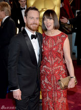 组图：评奥斯卡辣妈 小李母子超像莱托妈妈惊艳