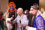 组图：郭德纲不说相声唱京剧 自己化妆演刘备