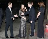 组图：凯特王妃蕾丝礼服华美 戴3D眼镜看纪录片