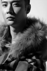 组图：张丹峰狂野写真熟男魅惑