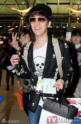 组图：韩团少女时代、FTISland、SHINee、BEAST等赴泰国参加公演