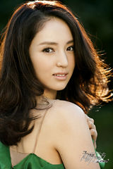 组图：《高手如林》“富家女”董璇清新写真